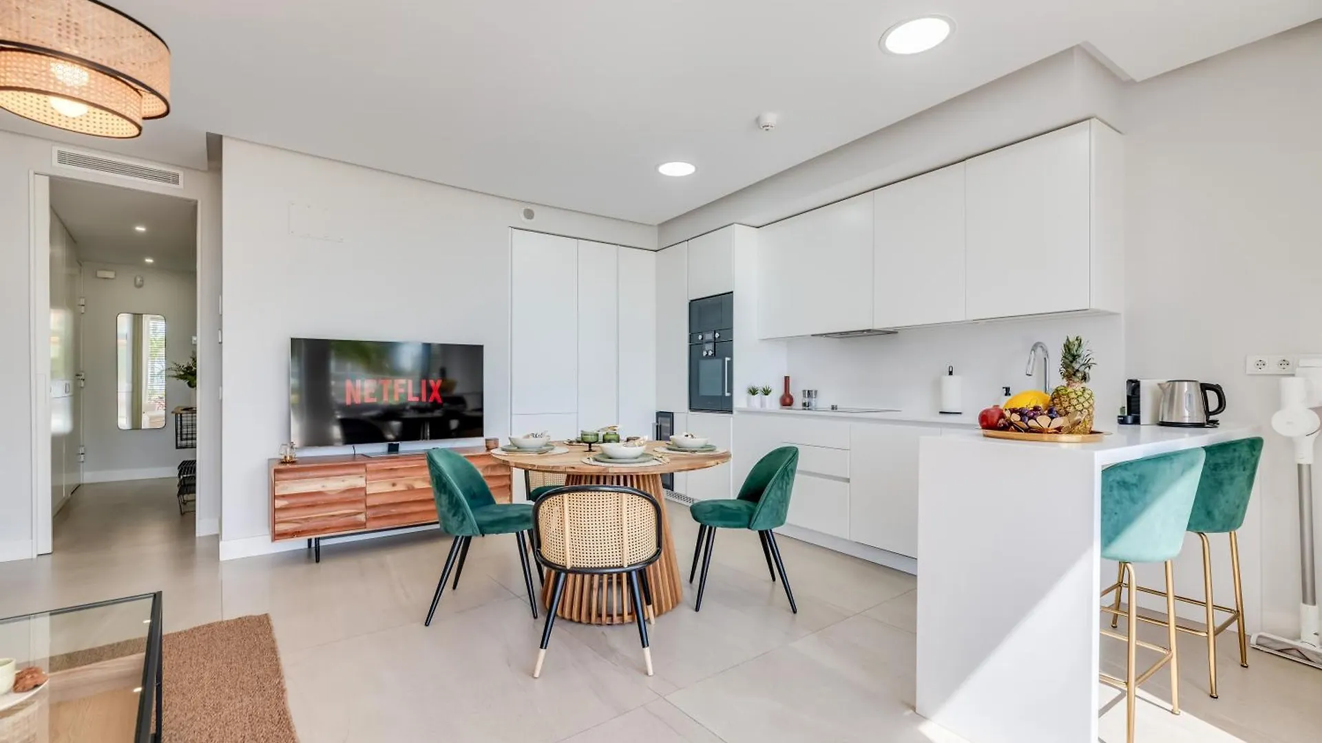 Edge Luxury Beachfront 2Br With 3 Pools, Wellness, Gym Estepona Apartment