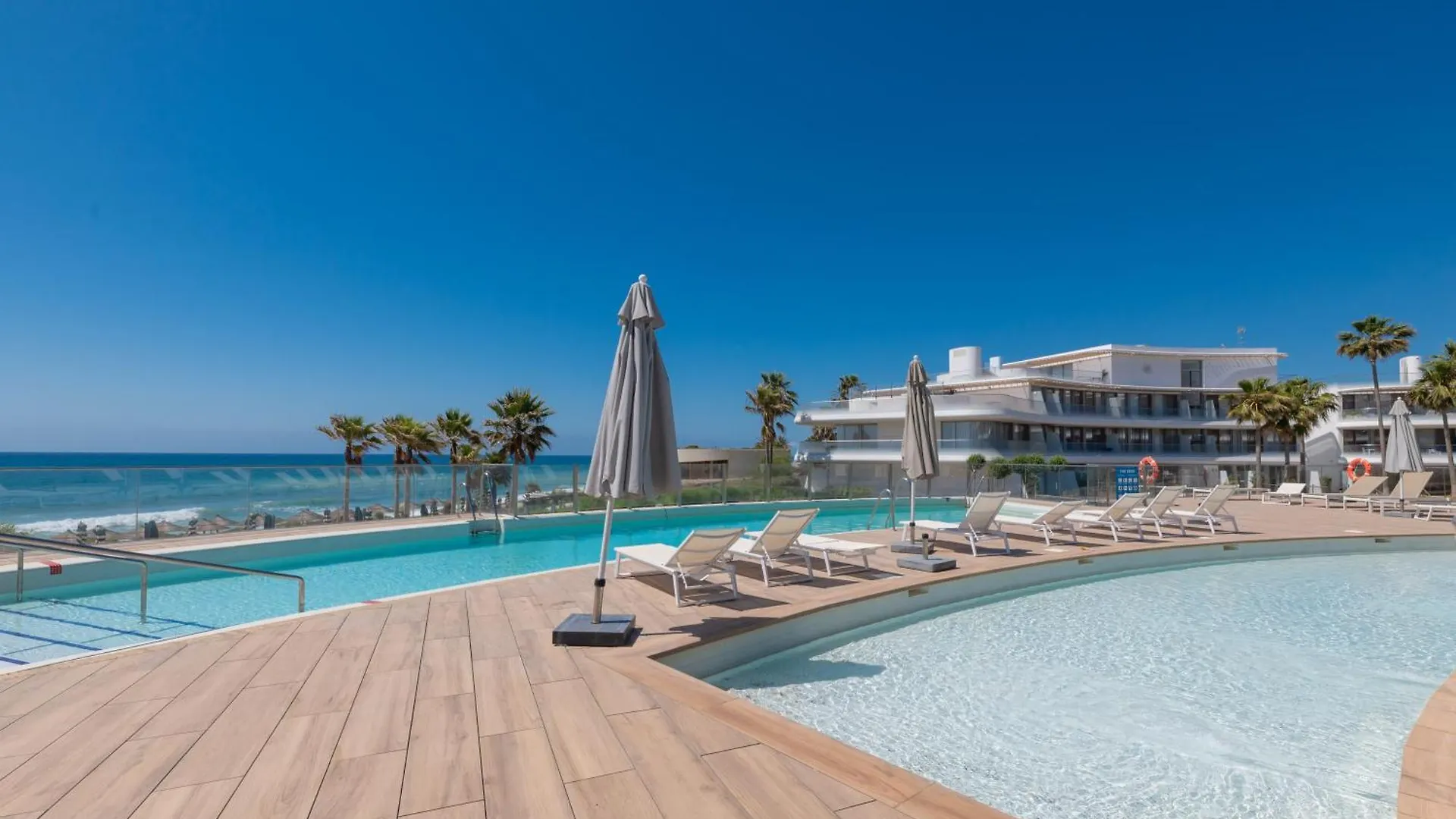 Apartment Edge Luxury Beachfront 2Br With 3 Pools, Wellness, Gym Estepona