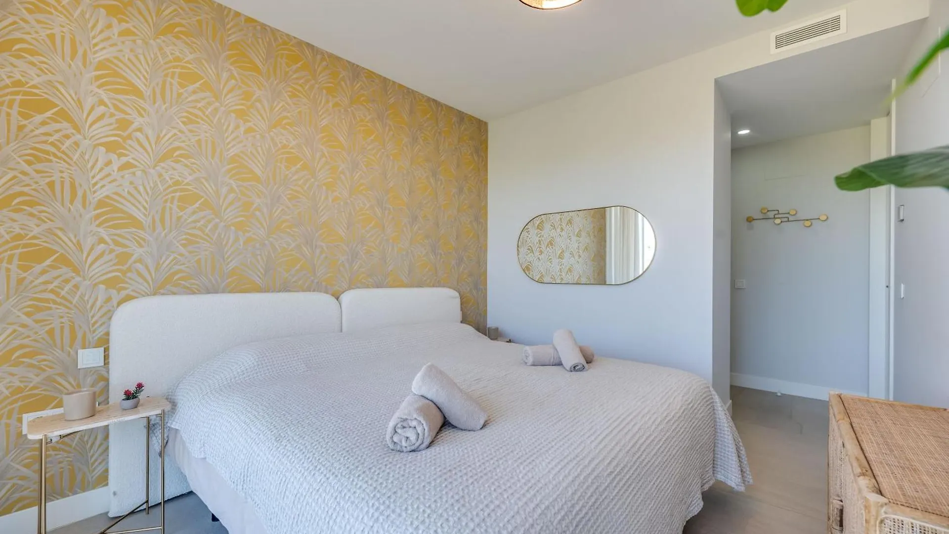 Apartment Edge Luxury Beachfront 2Br With 3 Pools, Wellness, Gym Estepona