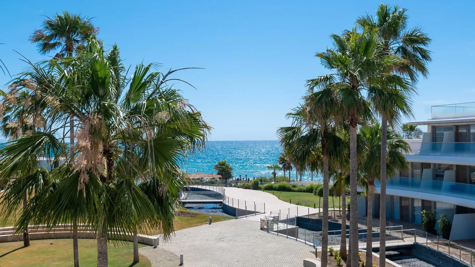 Edge Luxury Beachfront 2Br With 3 Pools, Wellness, Gym Estepona Apartment