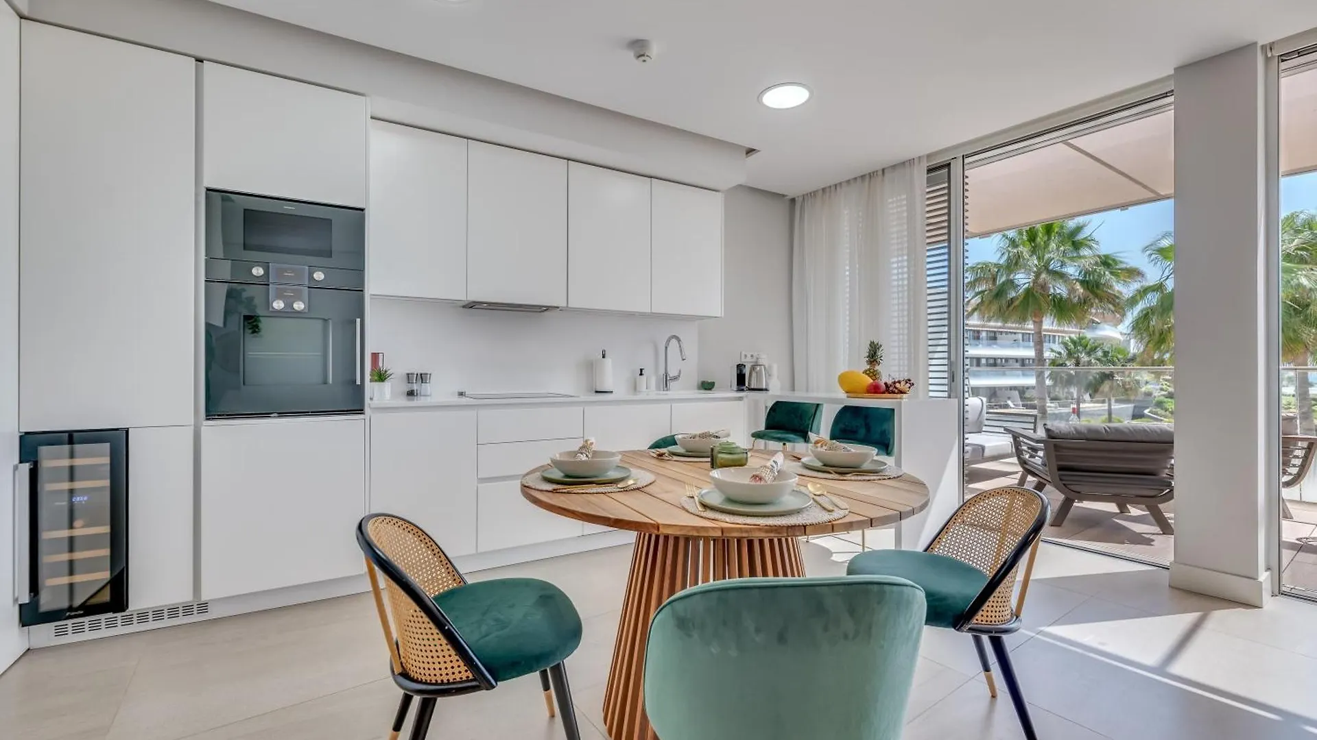 Apartment Edge Luxury Beachfront 2Br With 3 Pools, Wellness, Gym Estepona