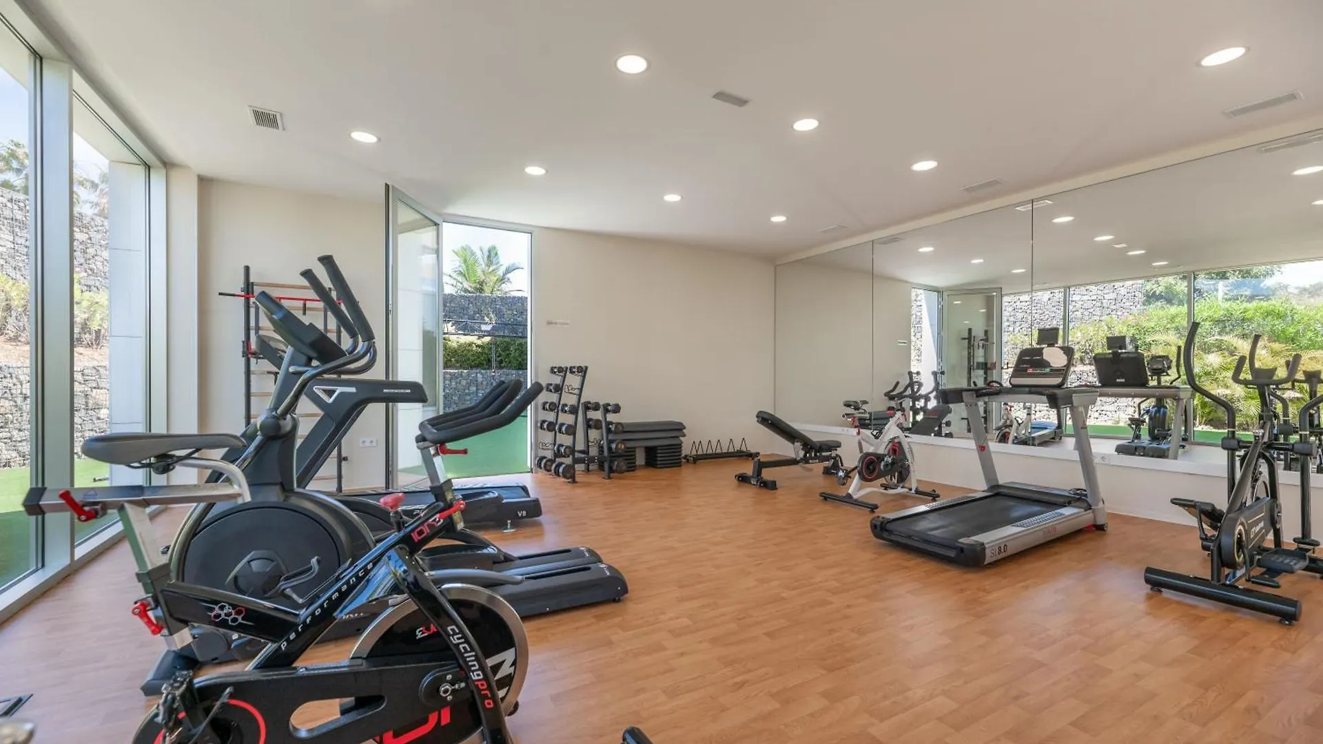 Apartment Edge Luxury Beachfront 2Br With 3 Pools, Wellness, Gym Estepona