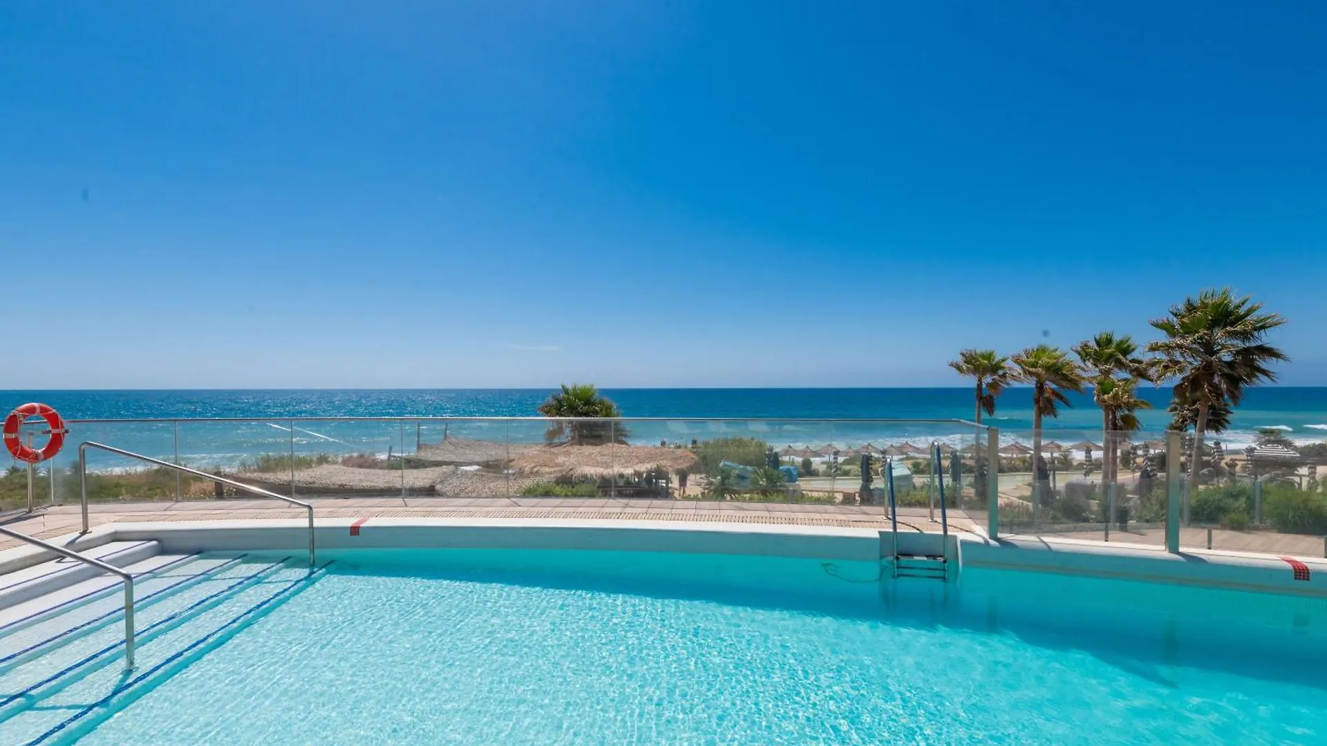 Edge Luxury Beachfront 2Br With 3 Pools, Wellness, Gym Estepona
