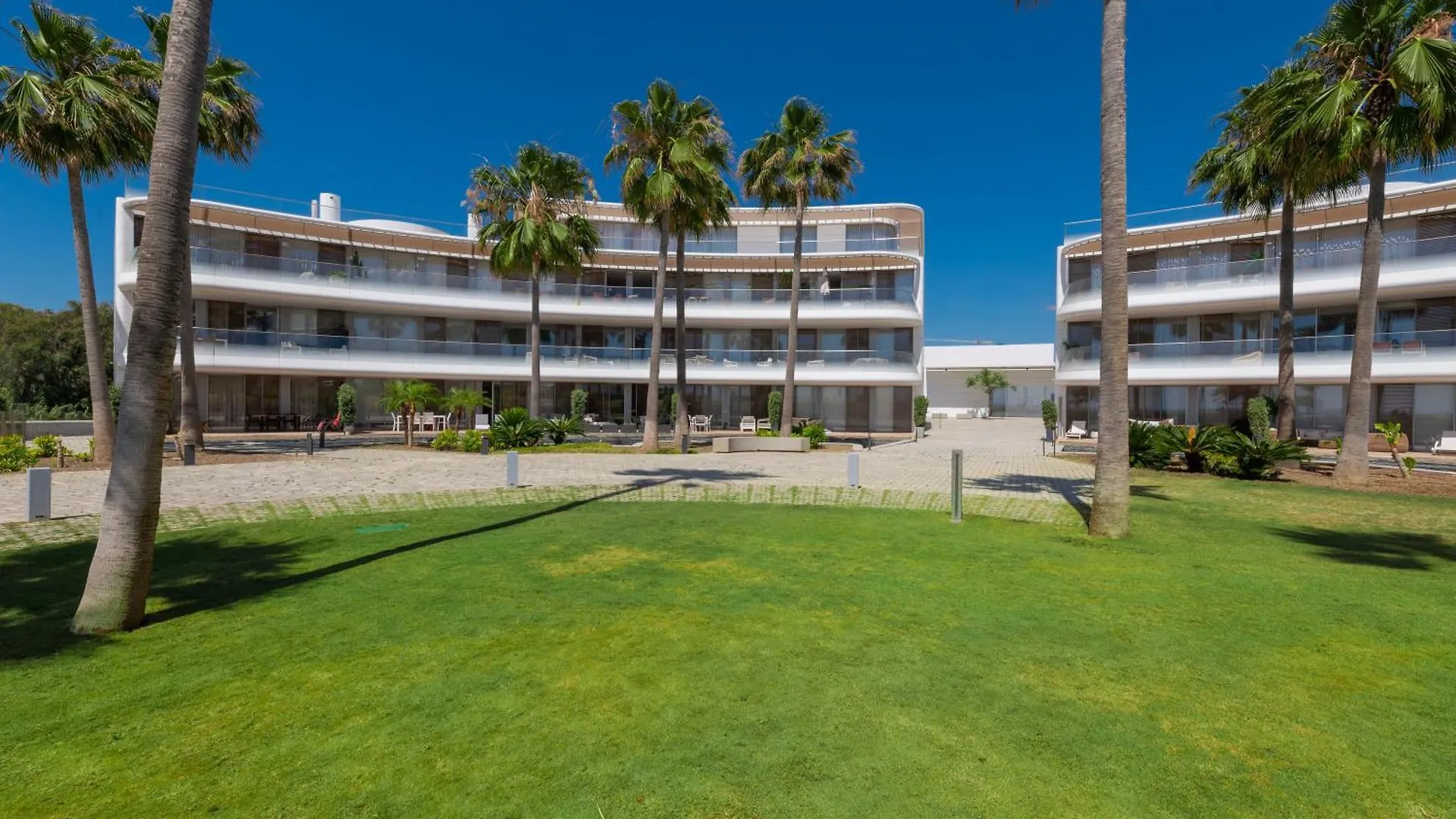 Edge Luxury Beachfront 2Br With 3 Pools, Wellness, Gym Estepona 0*,  Spain