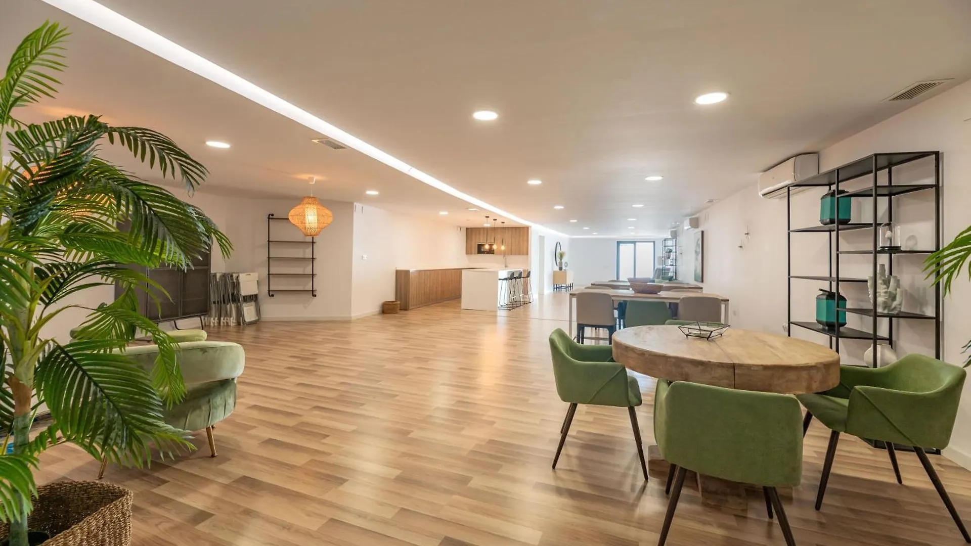 Edge Luxury Beachfront 2Br With 3 Pools, Wellness, Gym Estepona Apartment