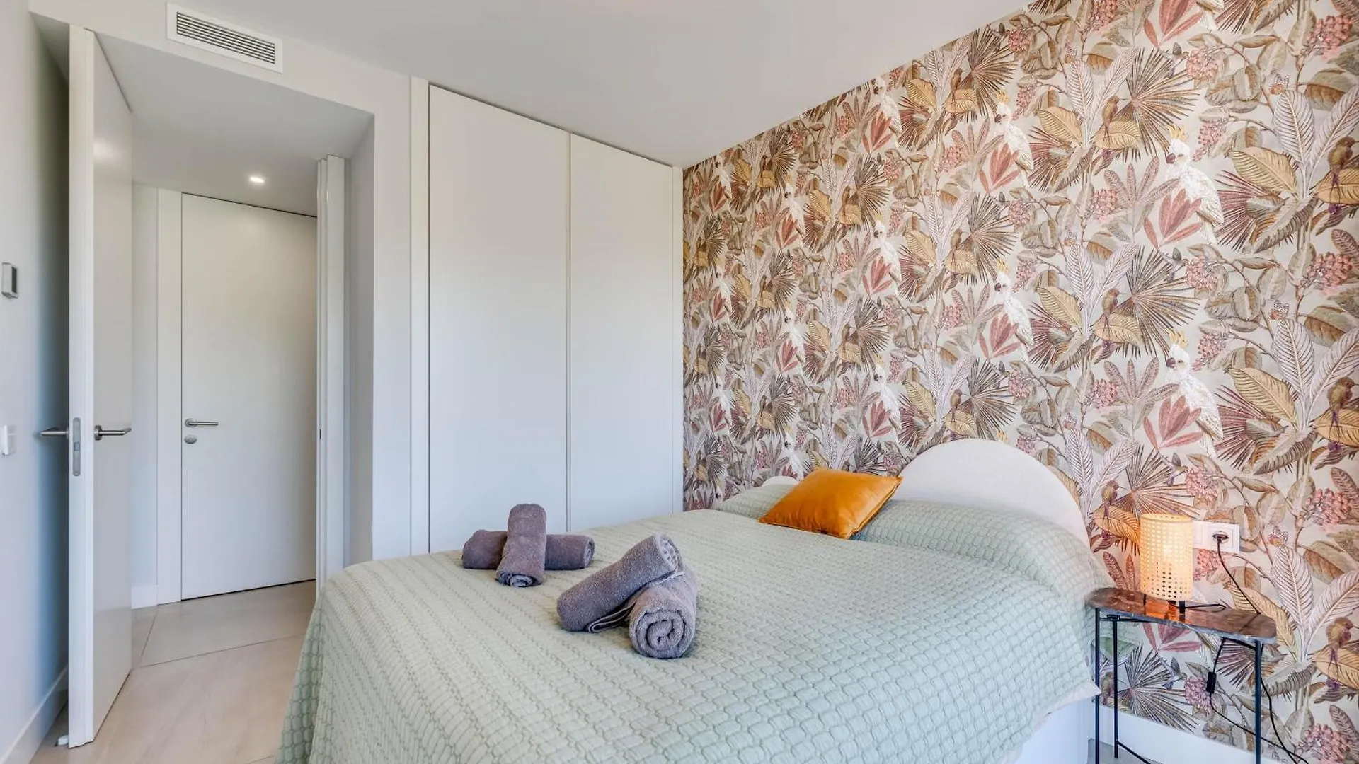 Edge Luxury Beachfront 2Br With 3 Pools, Wellness, Gym Estepona Apartment