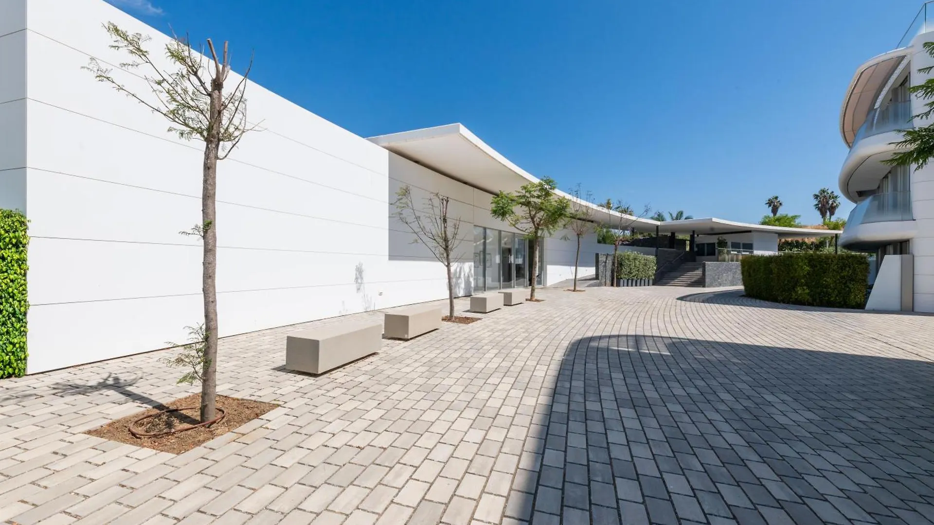 Edge Luxury Beachfront 2Br With 3 Pools, Wellness, Gym Estepona
