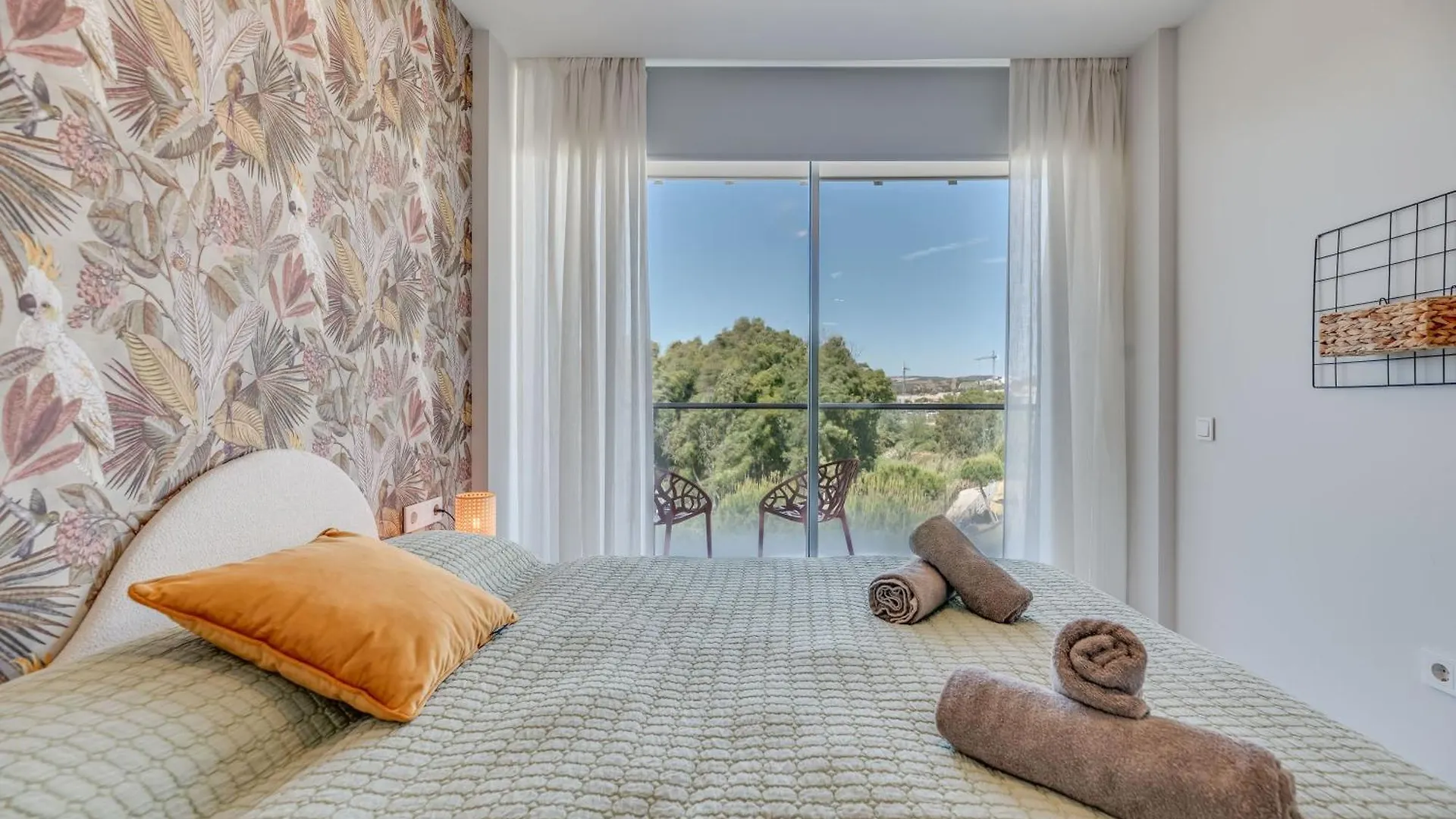 Edge Luxury Beachfront 2Br With 3 Pools, Wellness, Gym Estepona 0*,  Spain
